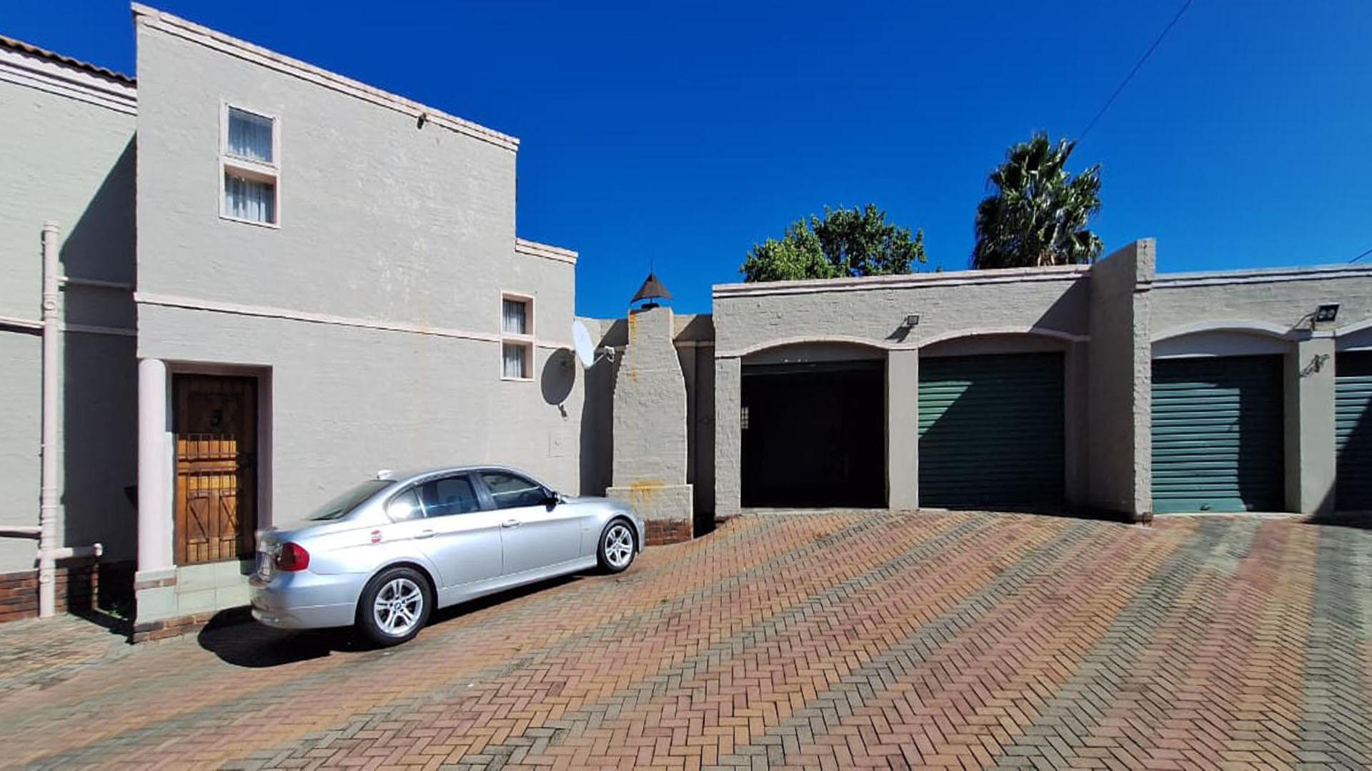 Front View of property in Heidelberg - GP