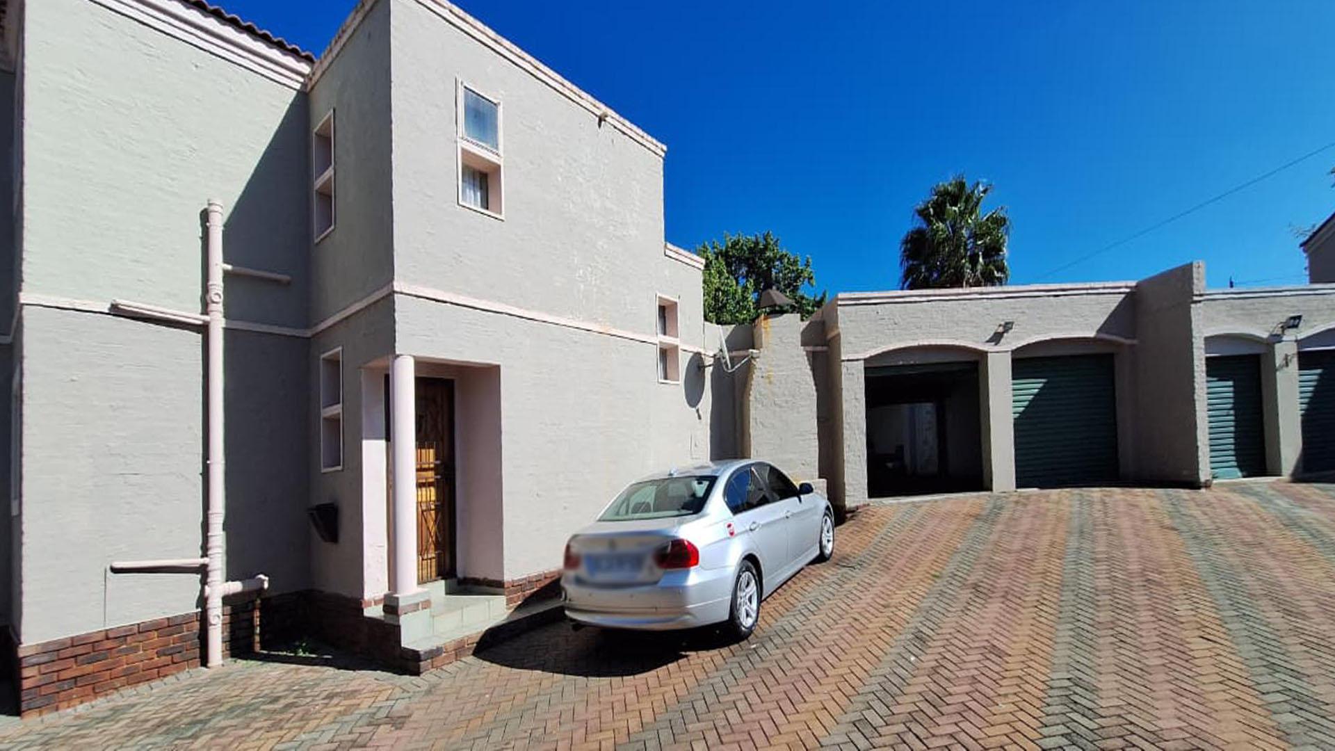 Front View of property in Heidelberg - GP