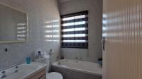 Main Bathroom - 5 square meters of property in Heidelberg - GP