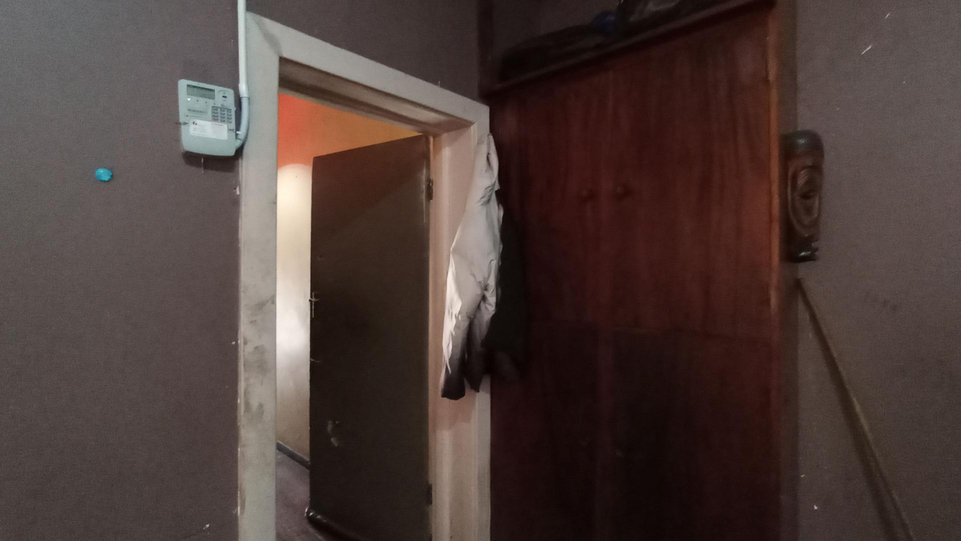 Bed Room 2 - 31 square meters of property in Bezuidenhout Valley