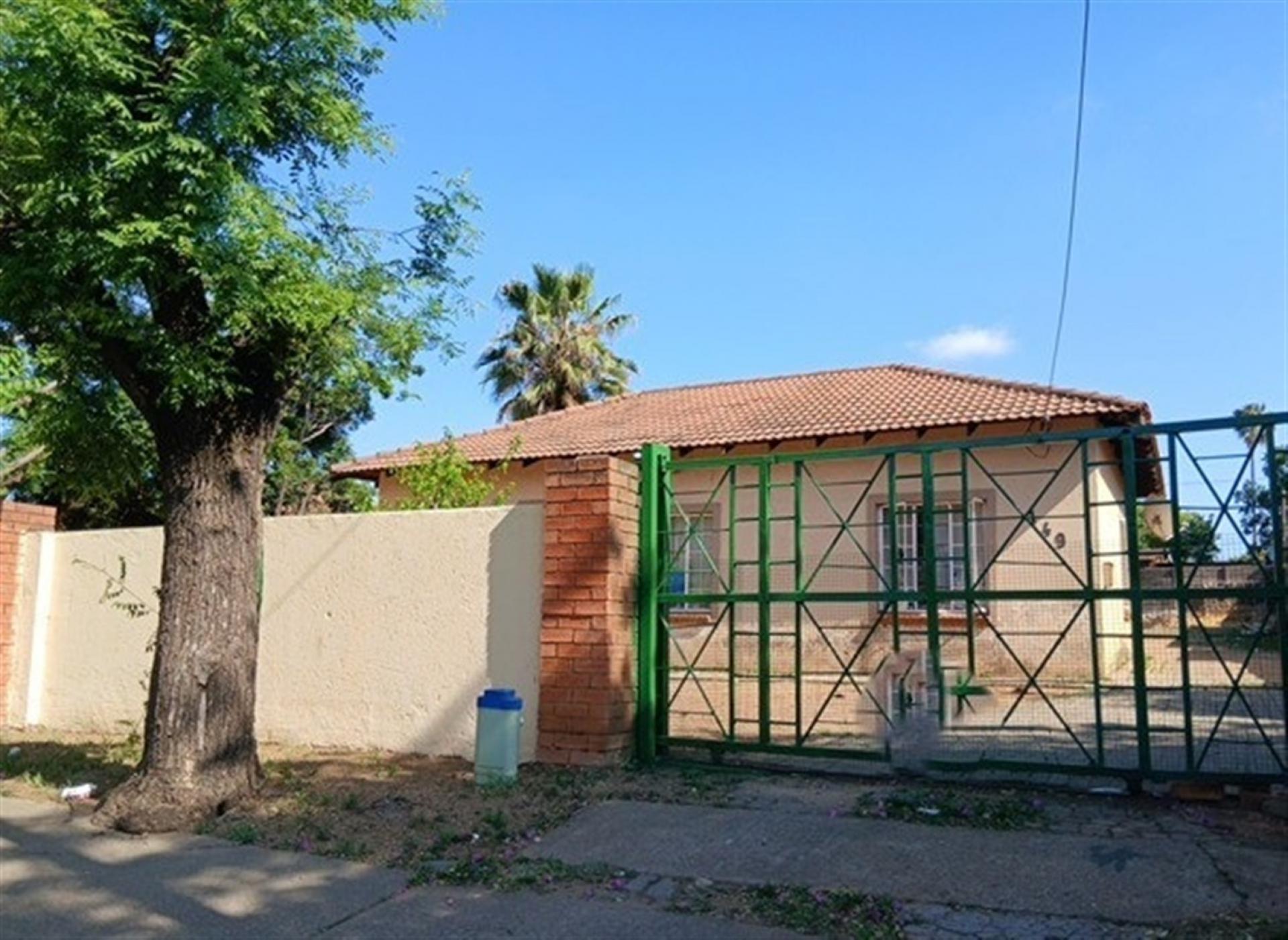 Front View of property in Danville