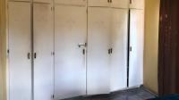 Bed Room 1 of property in Waterval Boven