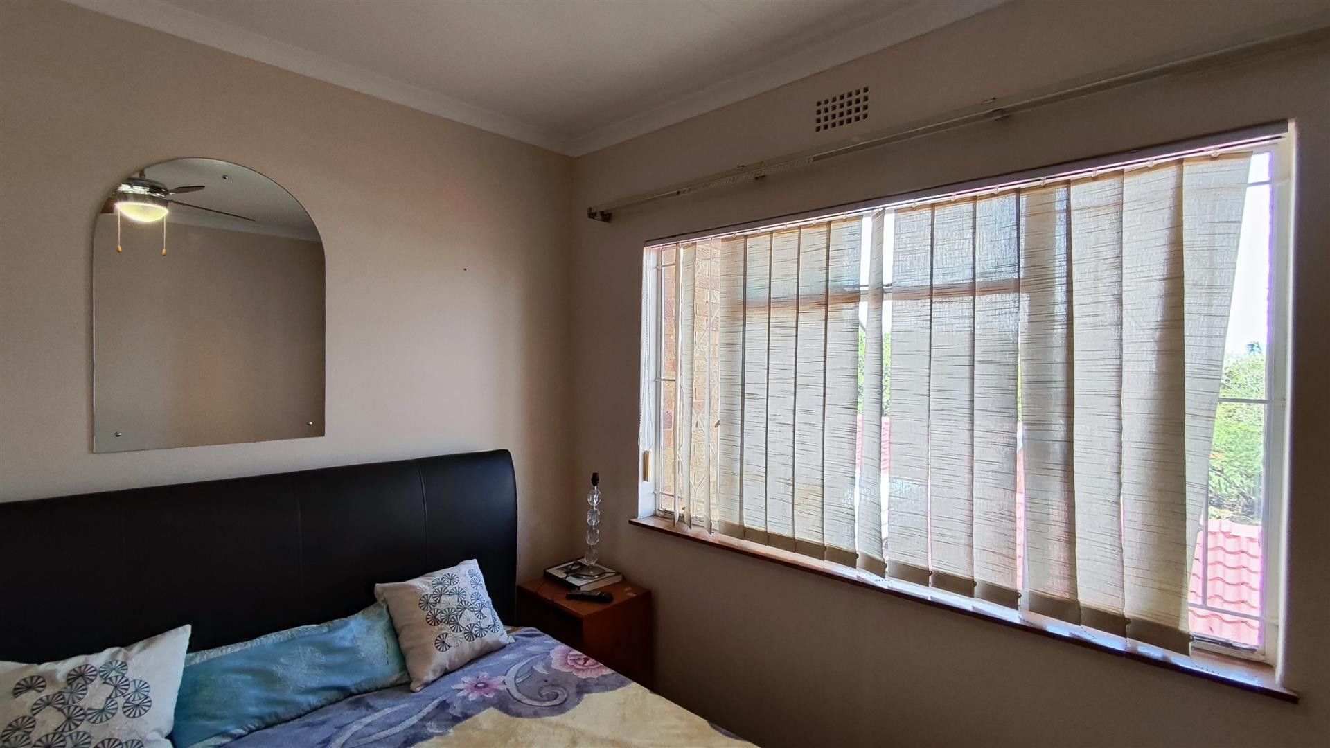 Bed Room 1 - 9 square meters of property in South Crest