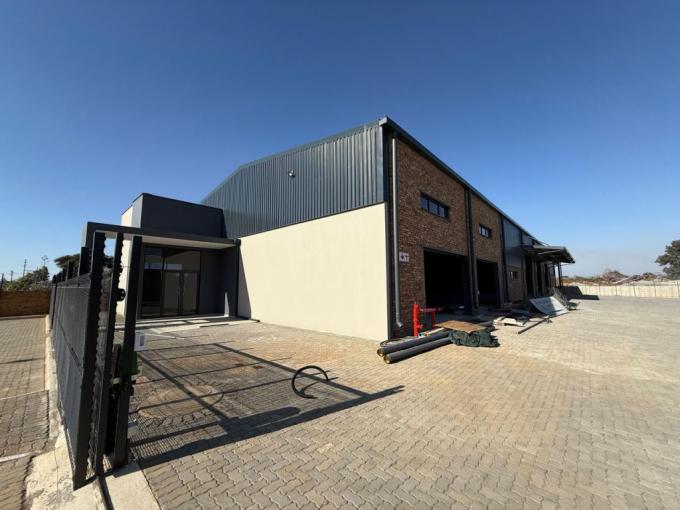Commercial to Rent in Waterval East - Property to rent - MR658894