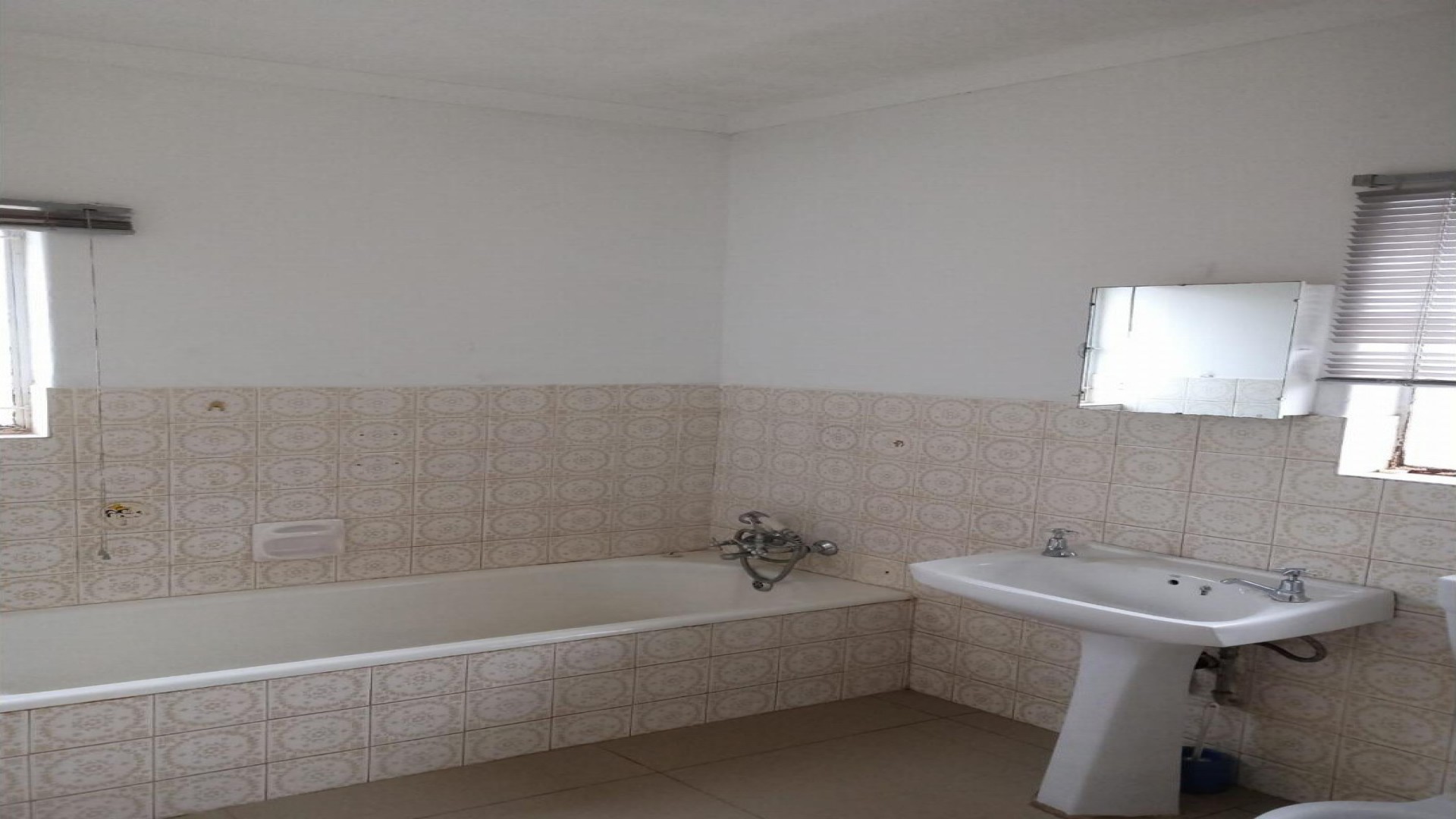 Bathroom 1 of property in Witpoortjie
