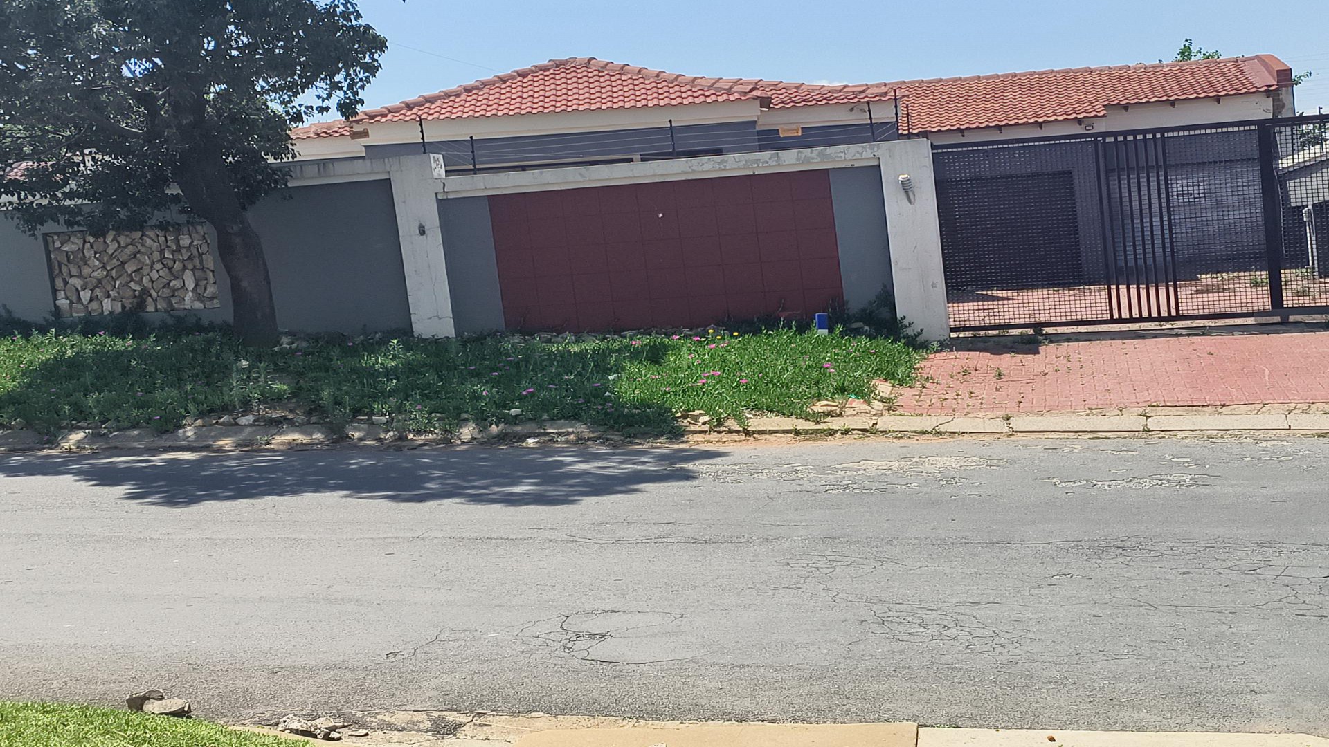 Front View of property in Witpoortjie