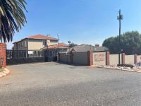 Front View of property in Florida Glen