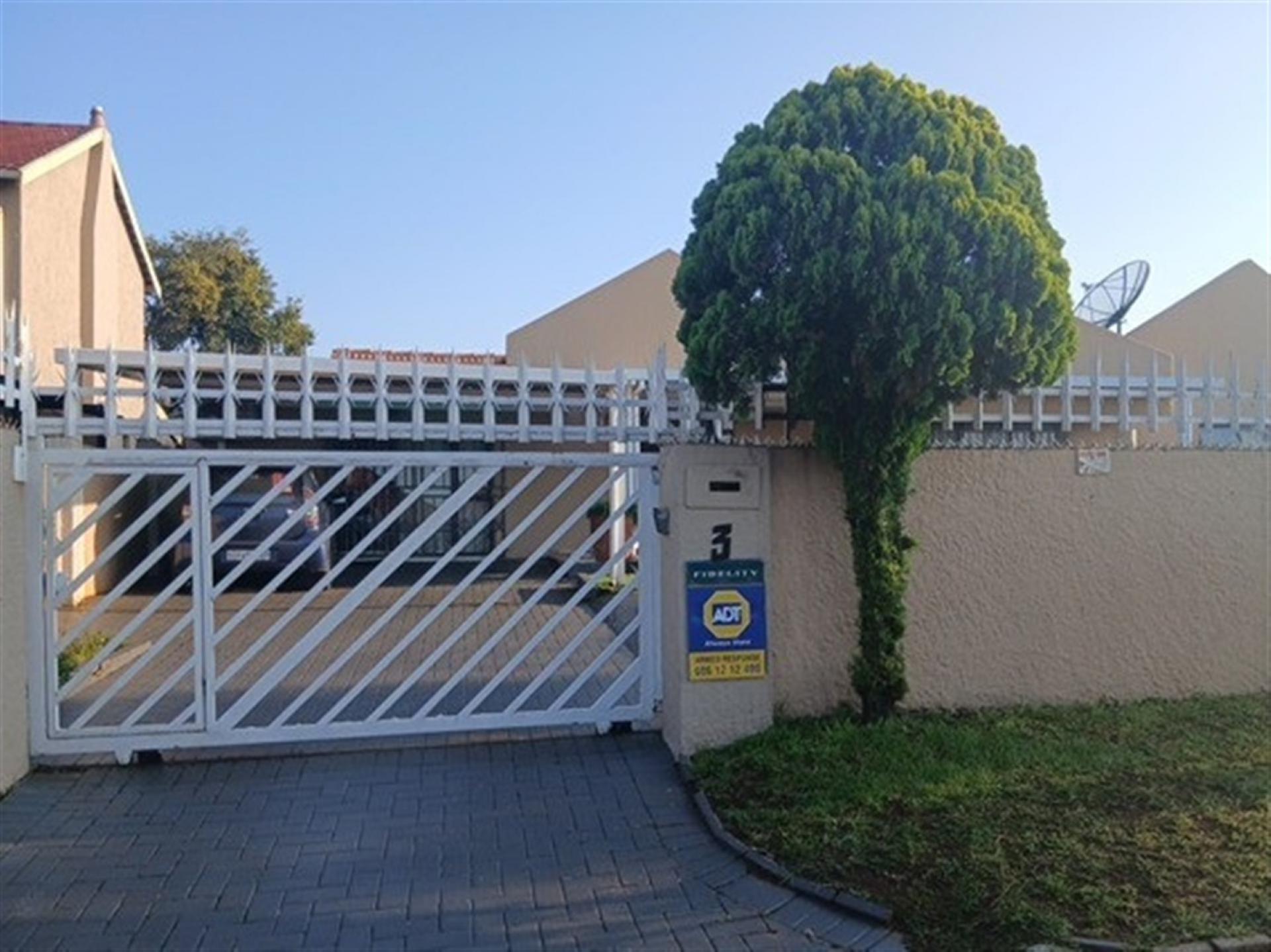 Front View of property in Oakdene