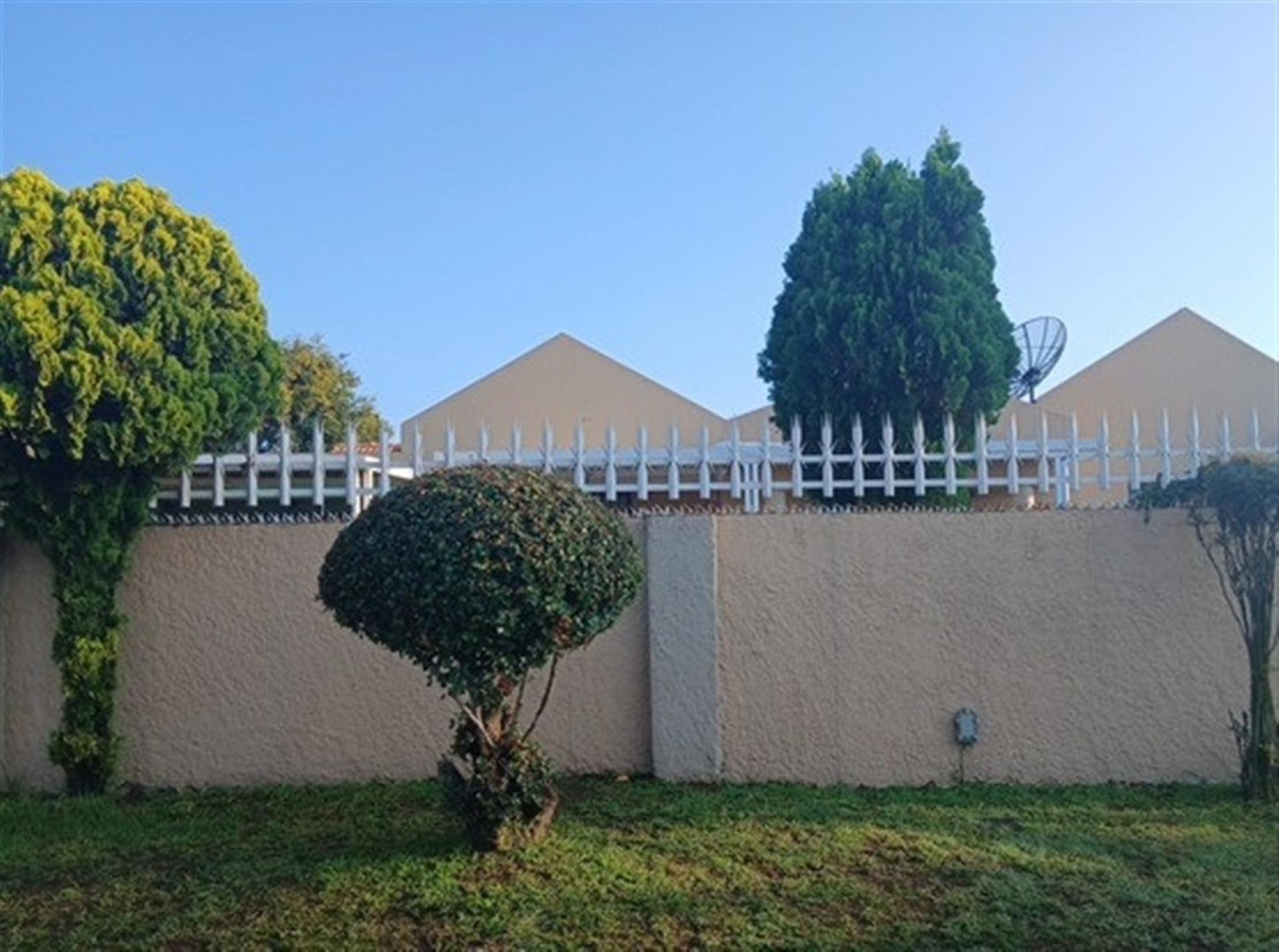 Front View of property in Oakdene