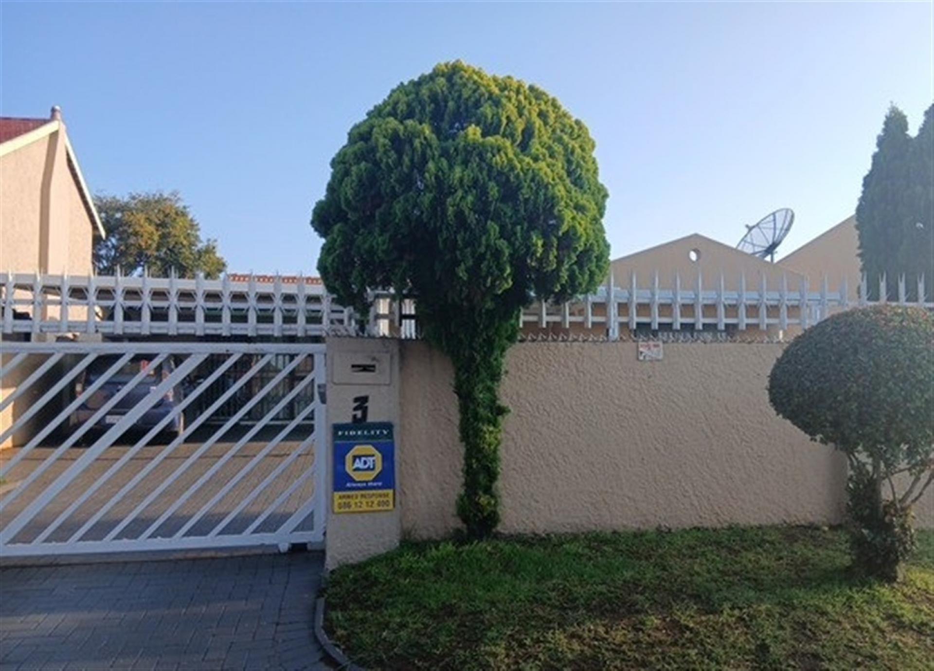 Front View of property in Oakdene