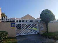 Front View of property in Oakdene