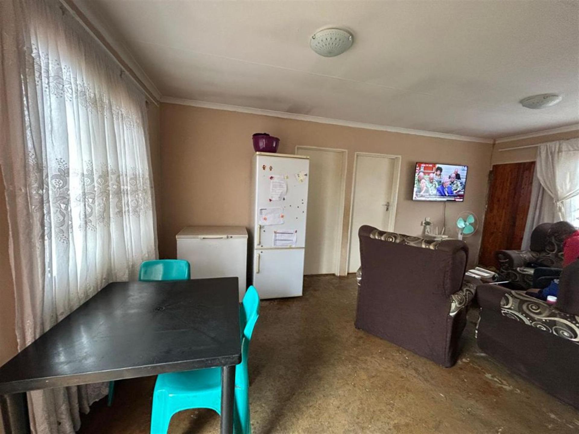 Lounges of property in Windmill Park