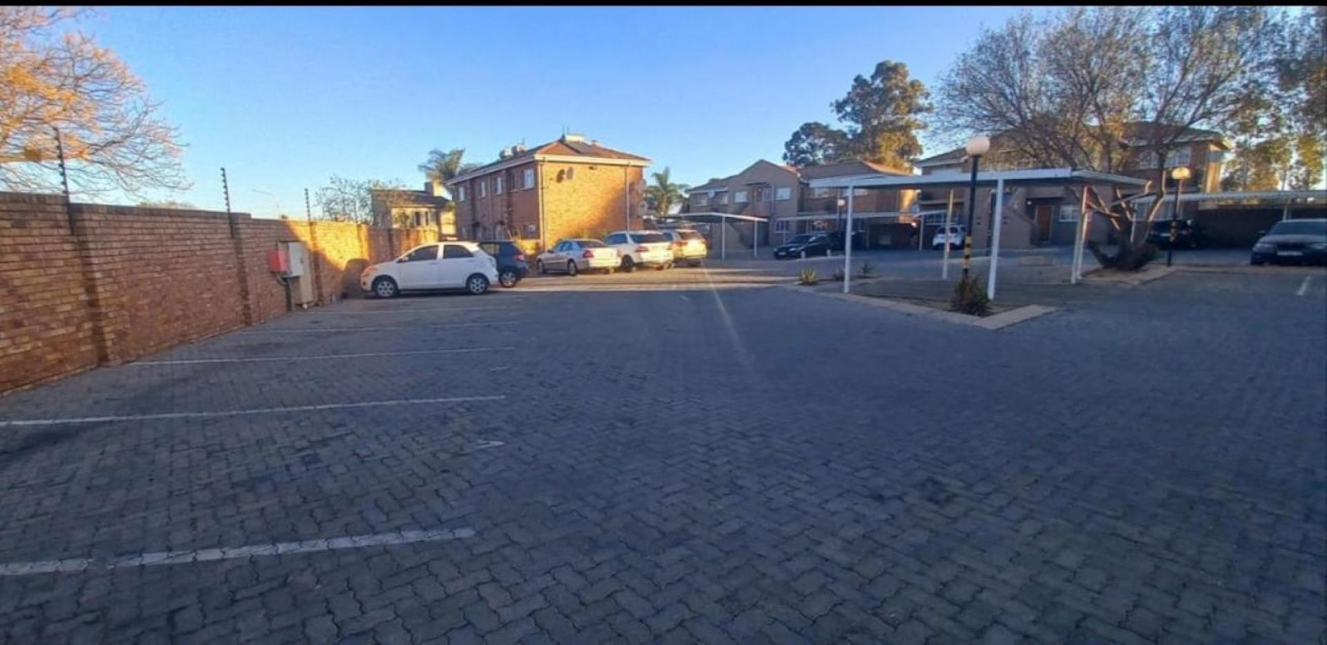  of property in Dalpark