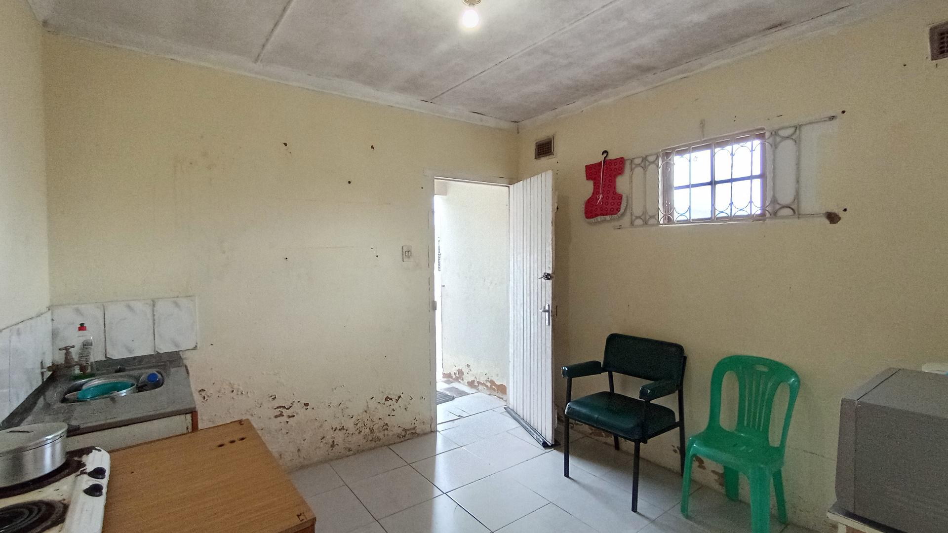 Flatlet - 26 square meters of property in Silverglen