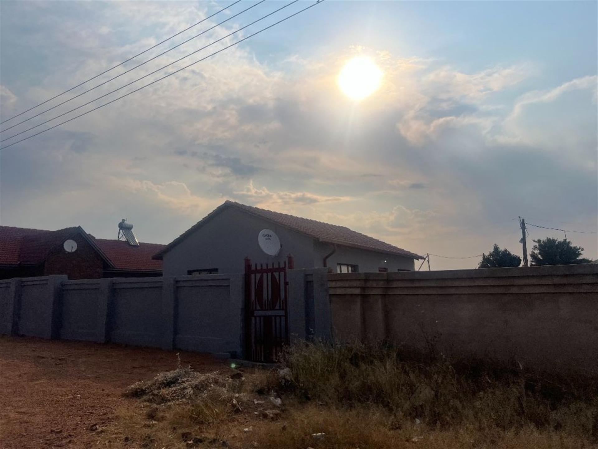 Front View of property in Soshanguve