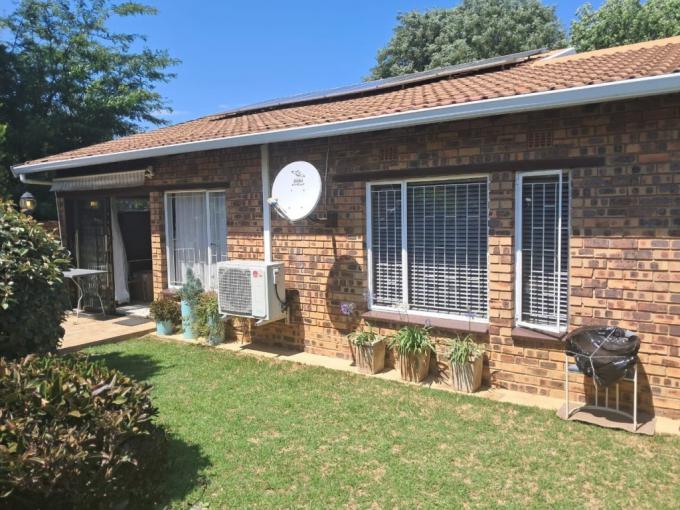 3 Bedroom Simplex for Sale For Sale in Brackenhurst - MR659388