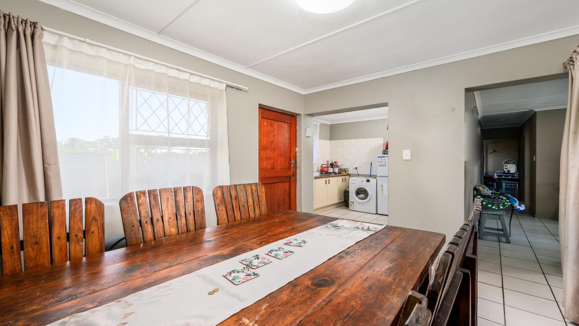 Dining Room of property in Brentwood Park
