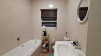 Bathroom 1 - 7 square meters of property in Weltevreden Park