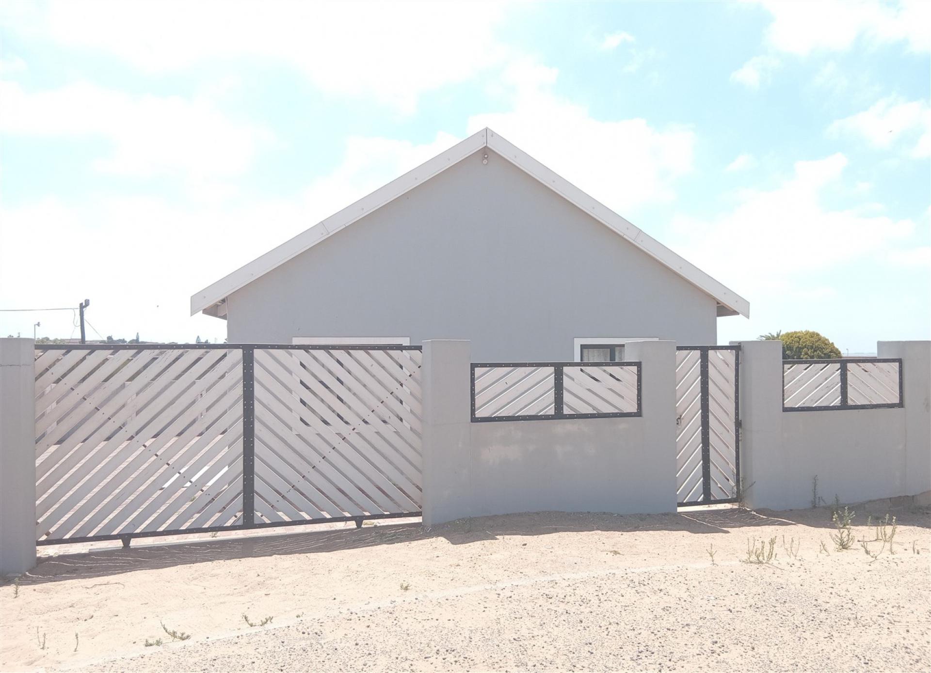 Front View of property in Saldanha