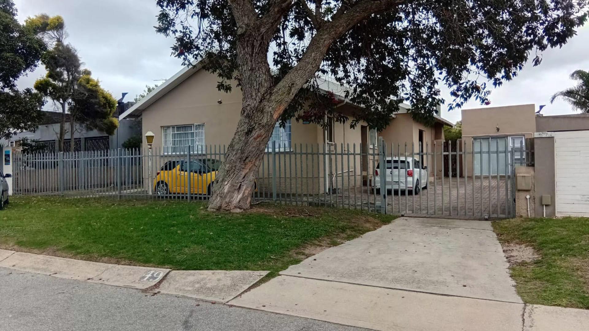 Front View of property in Newton Park