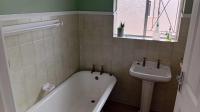 Bathroom 1 of property in Newton Park