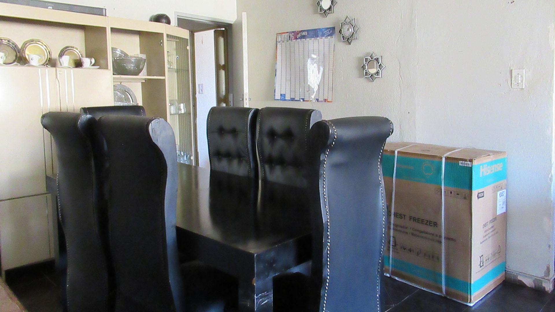 Dining Room - 11 square meters of property in Palm Ridge