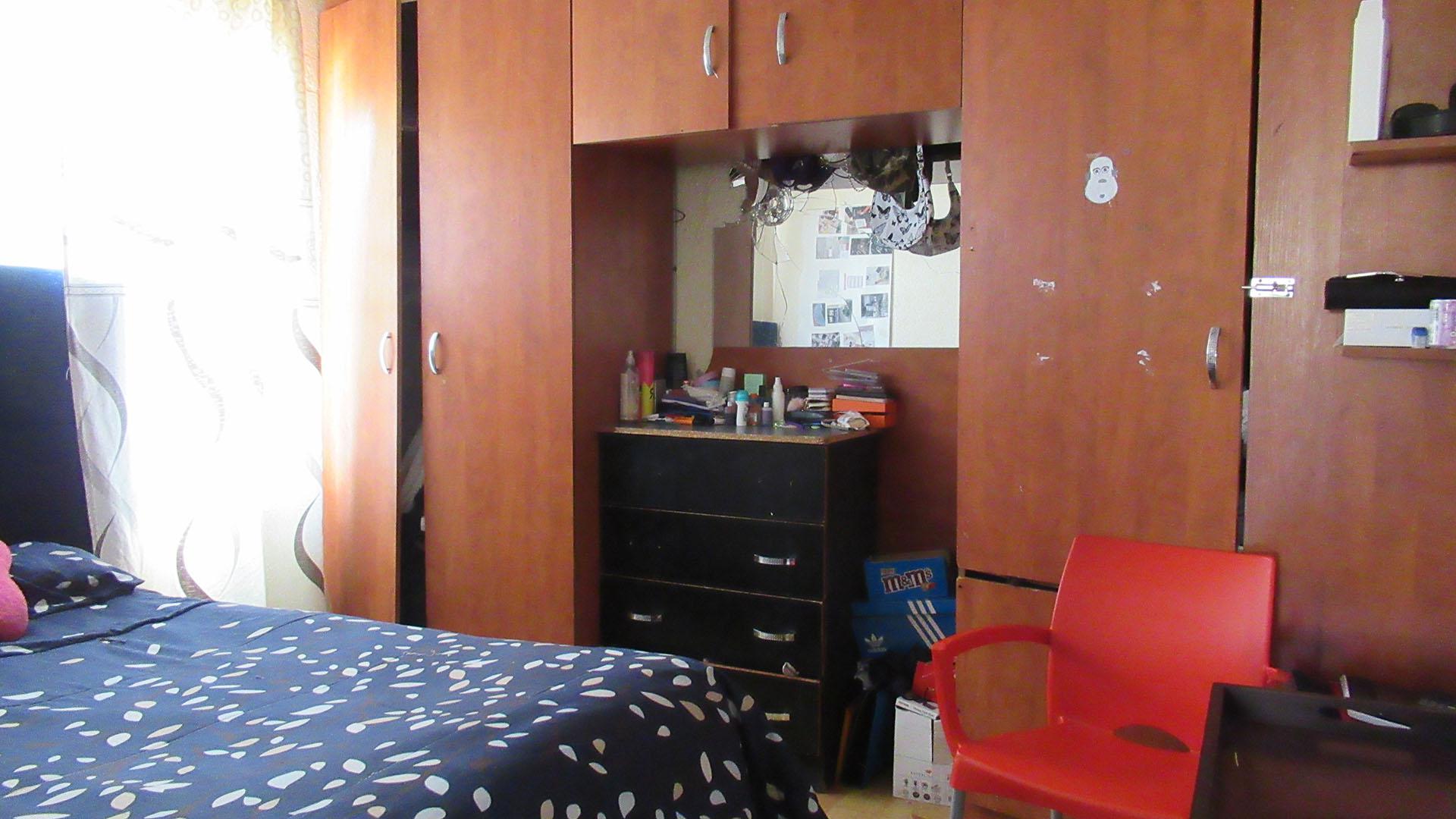 Bed Room 1 - 12 square meters of property in Palm Ridge