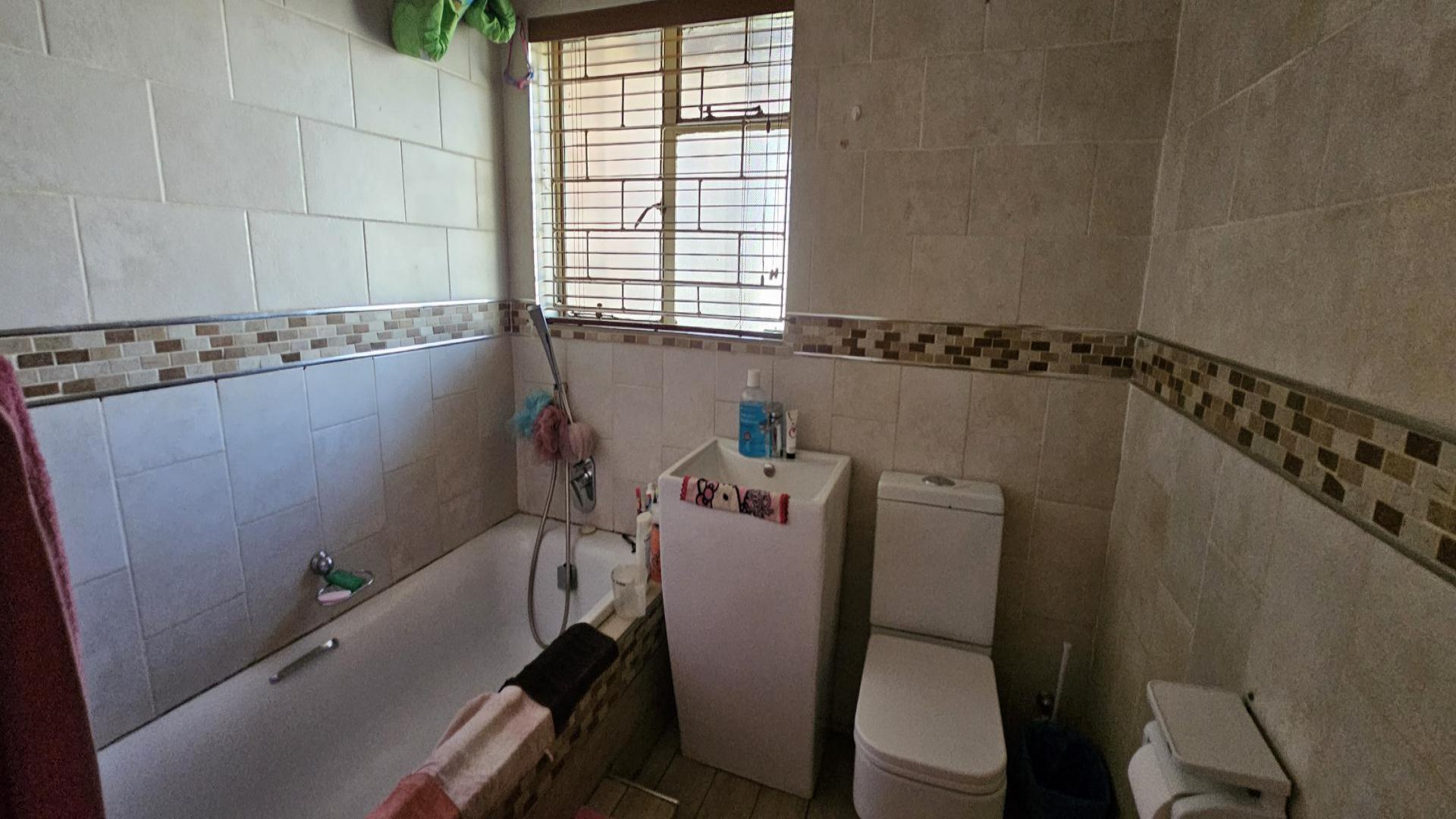 Bathroom 1 of property in Orkney