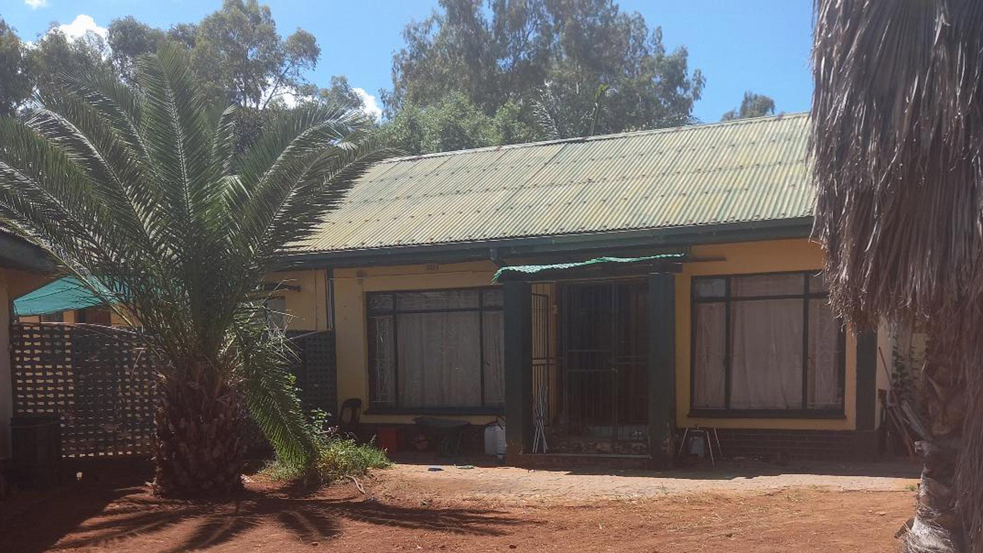 Front View of property in Hartswater