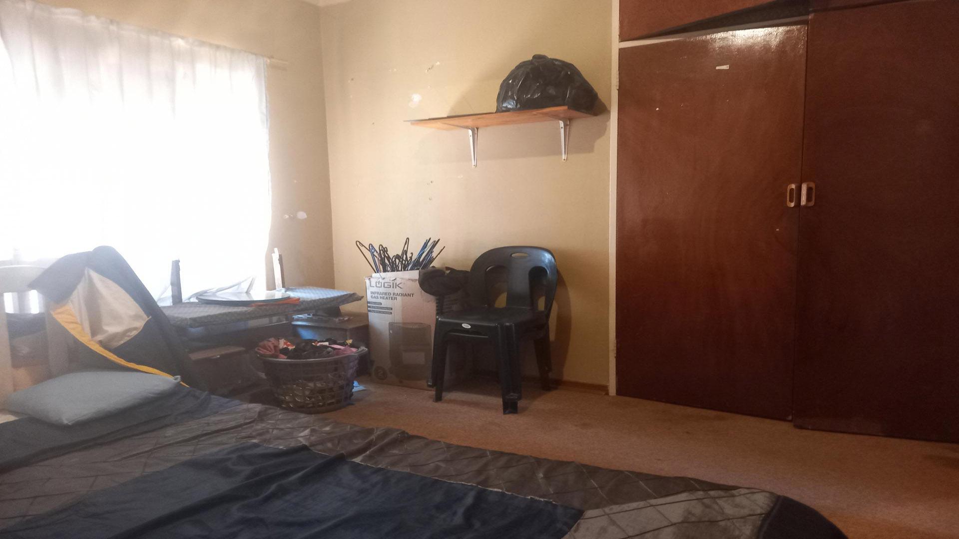 Bed Room 1 of property in Hartswater