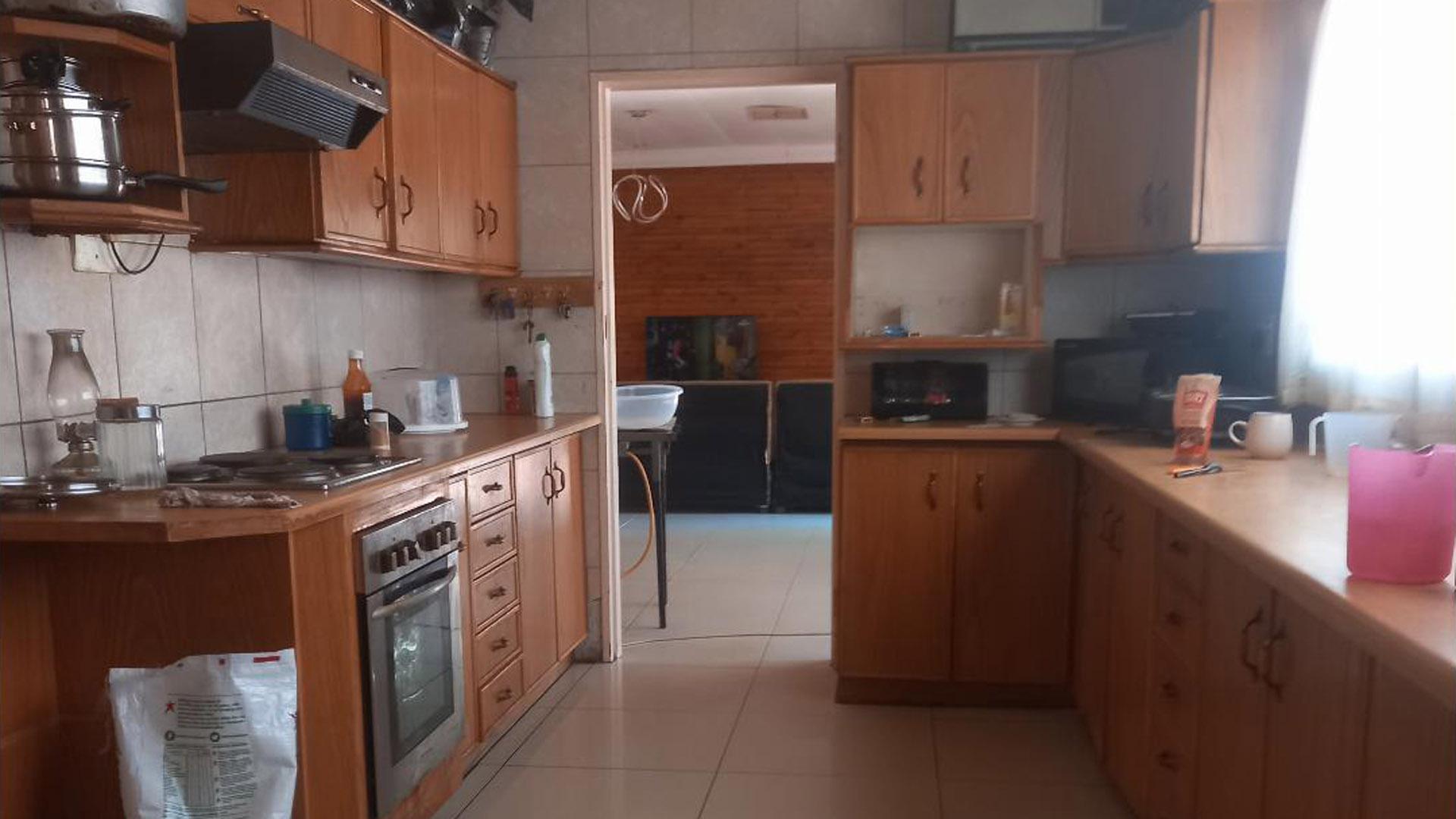 Kitchen of property in Hartswater