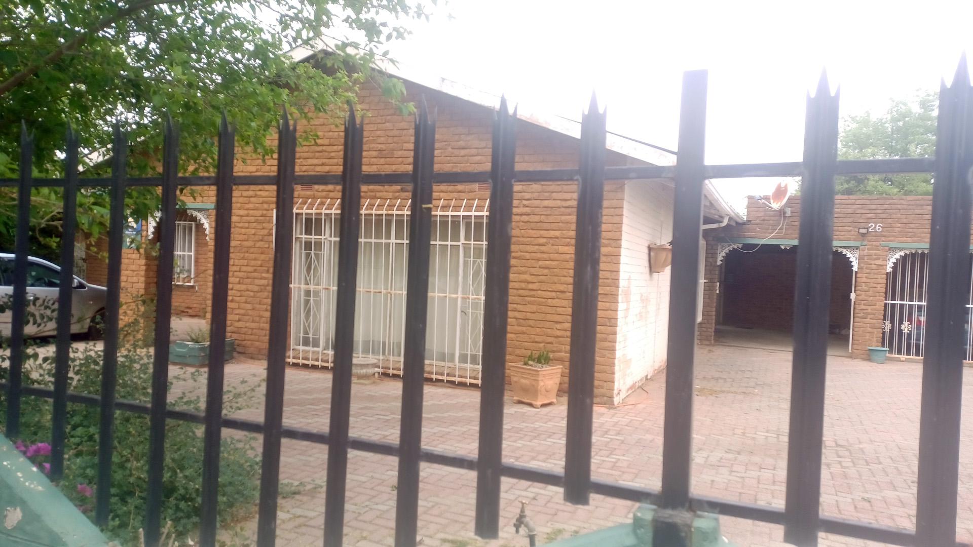 Front View of property in Bedelia