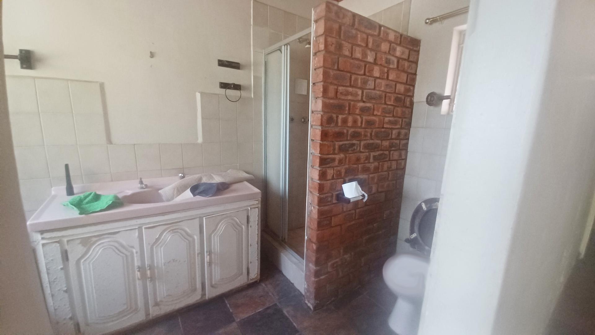 Bathroom 2 of property in Bedelia