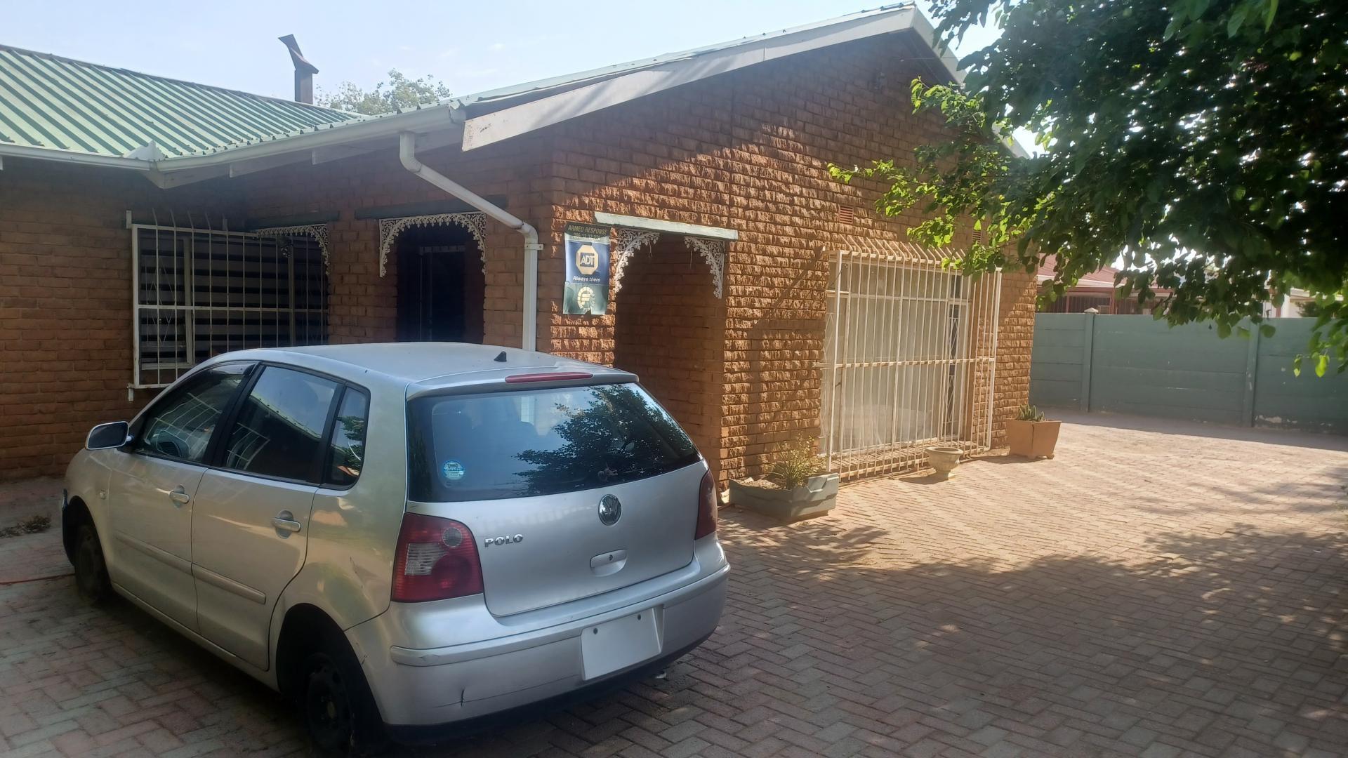 Front View of property in Bedelia