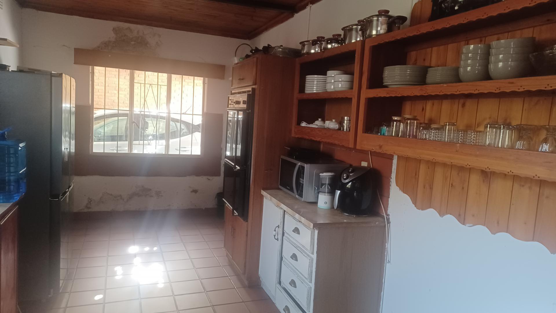 Kitchen of property in Bedelia