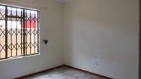 Main Bedroom - 12 square meters of property in Greenhills