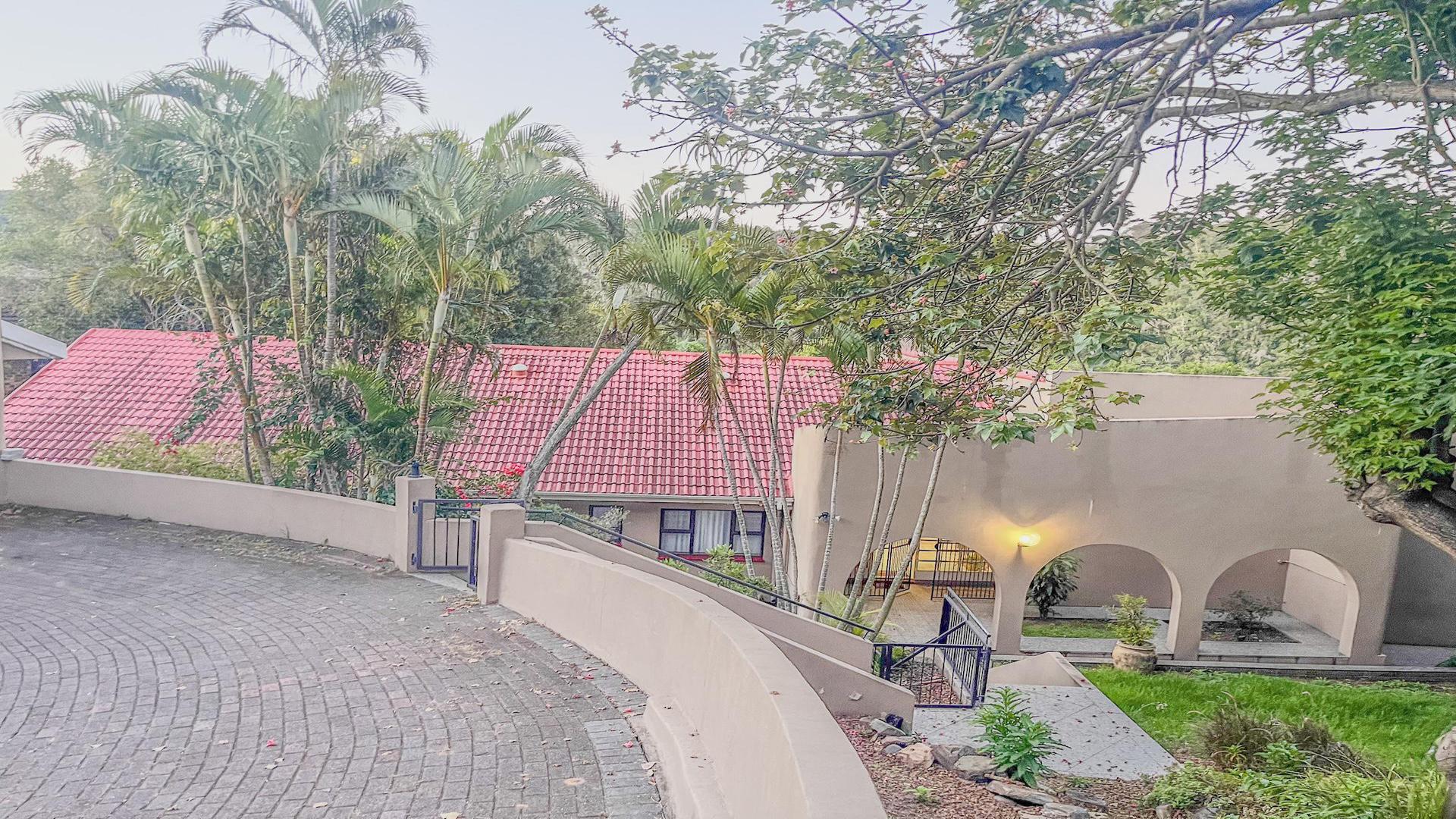 Front View of property in Beacon Bay North