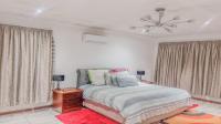 Bed Room 1 of property in Beacon Bay North