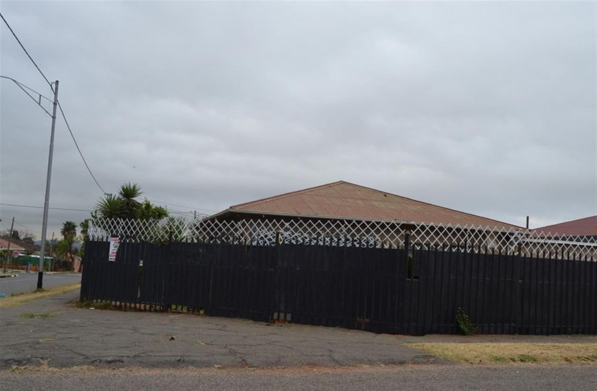 Front View of property in Crosby
