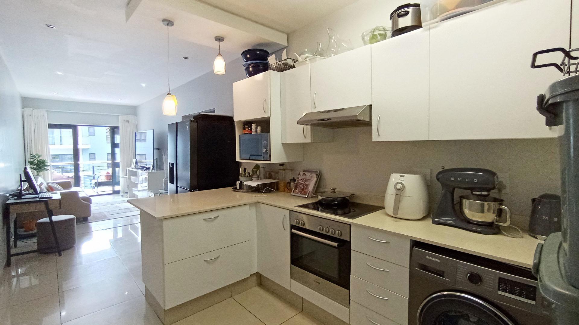 Kitchen - 12 square meters of property in Umhlanga Rocks