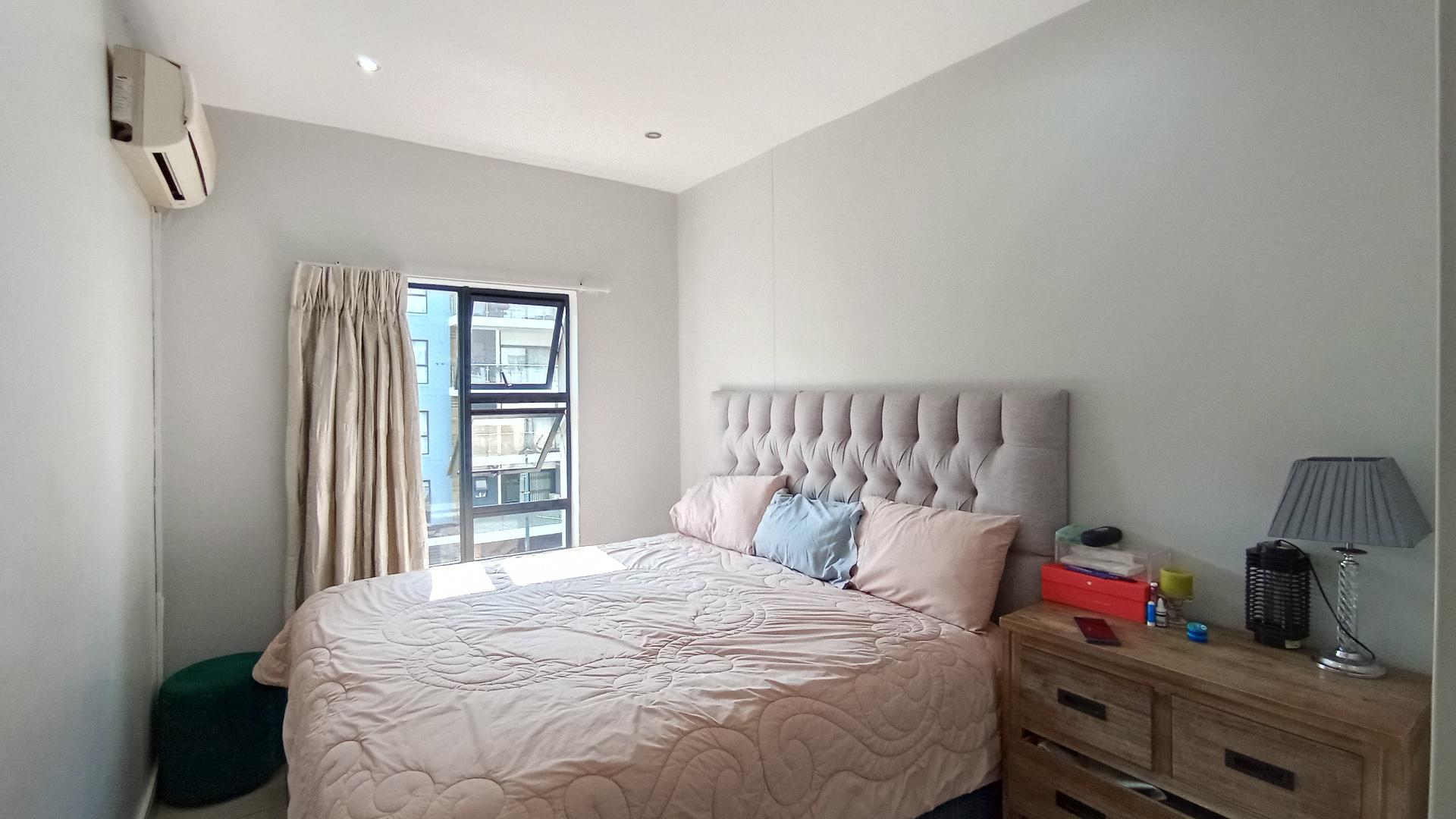 Main Bedroom - 15 square meters of property in Umhlanga Rocks