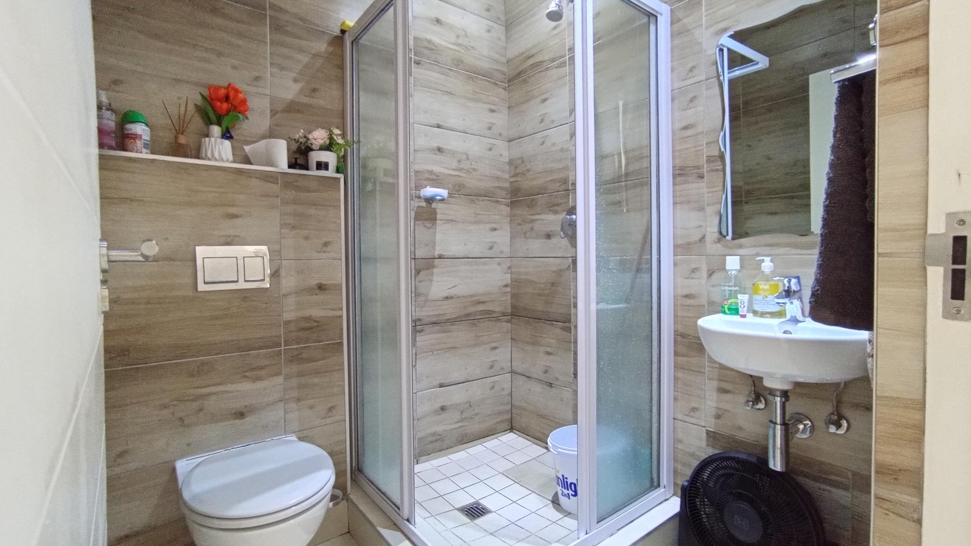 Main Bathroom - 4 square meters of property in Umhlanga Rocks