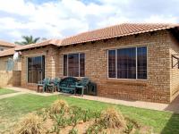 3 Bedroom 2 Bathroom Simplex for Sale for sale in Heuwelsig Estate