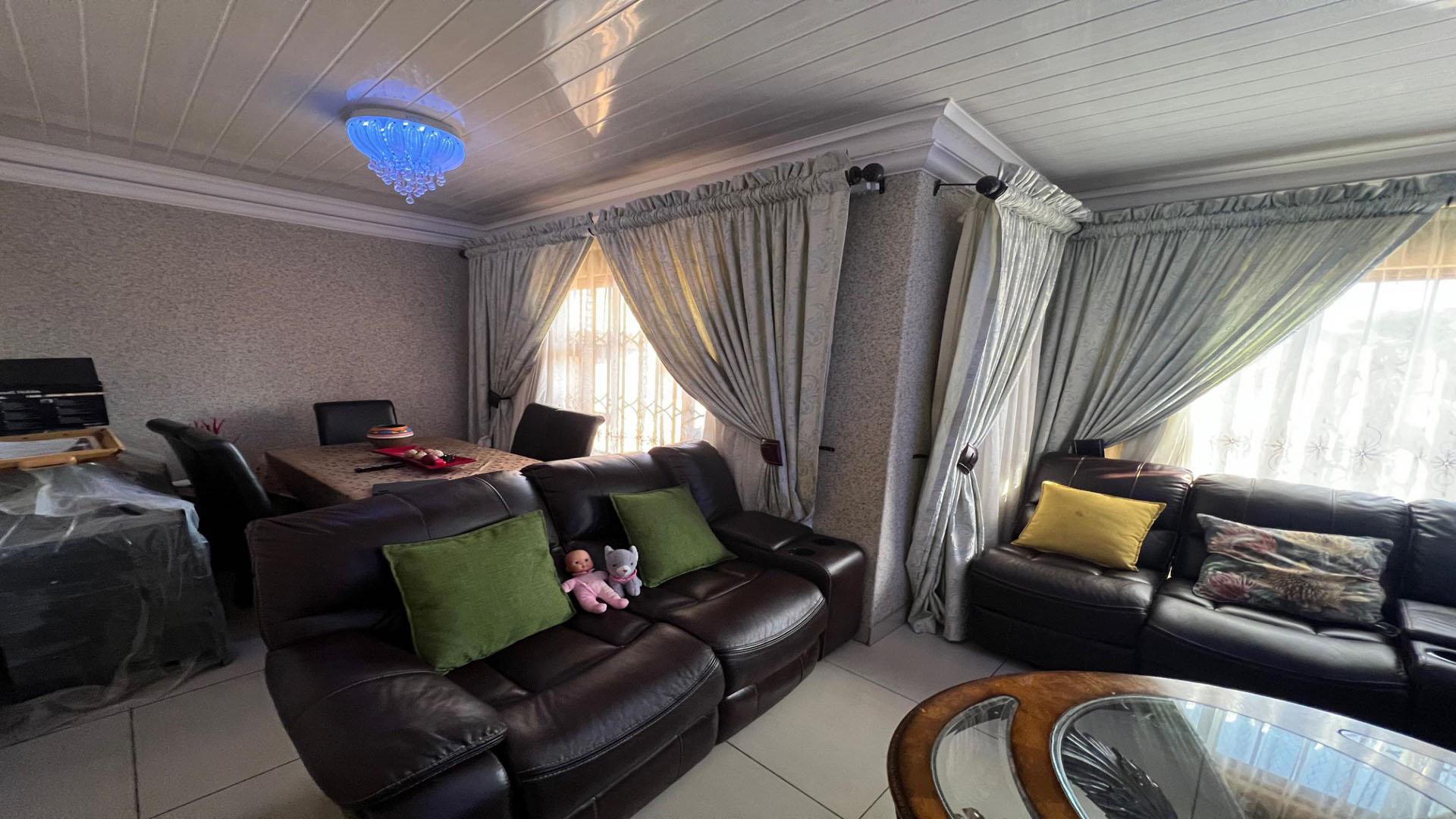 Lounges of property in Polokwane
