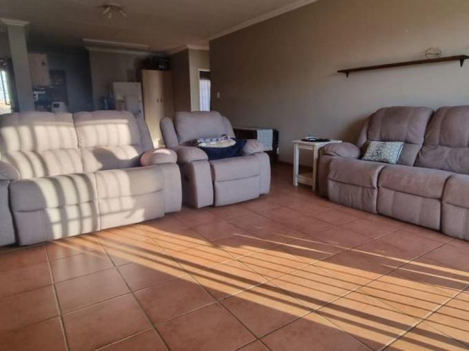 2 Bedroom Sectional Title for Sale For Sale in Bendor - MR659943