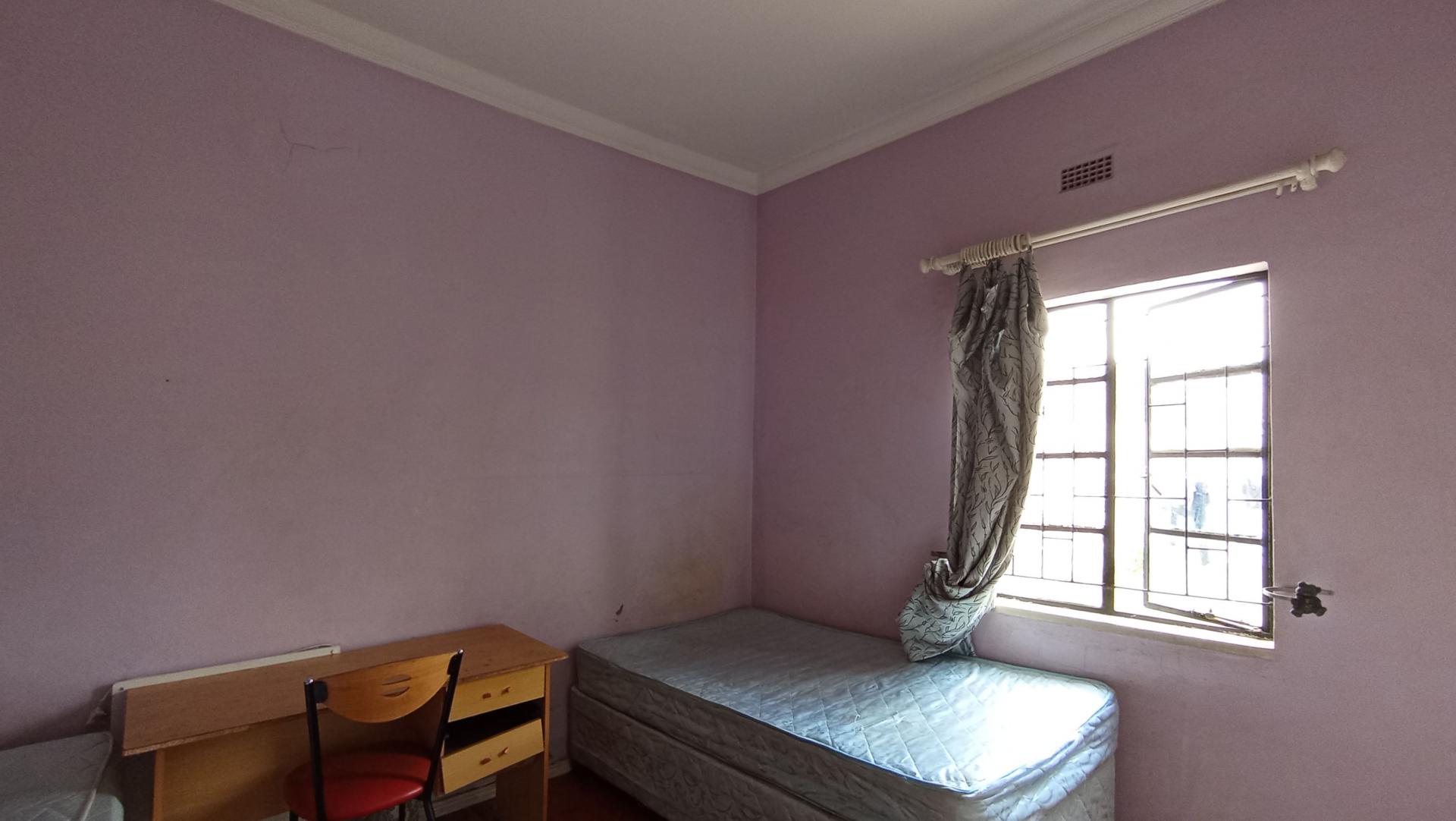 Bed Room 3 - 16 square meters of property in Brixton