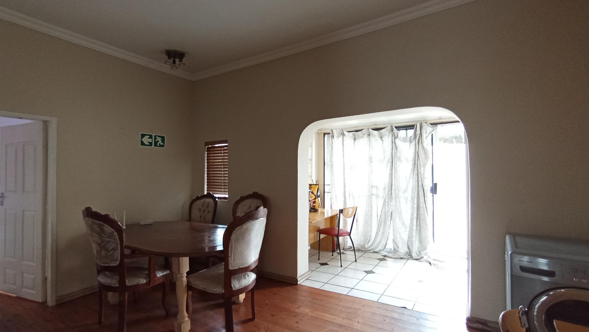 Dining Room - 18 square meters of property in Brixton