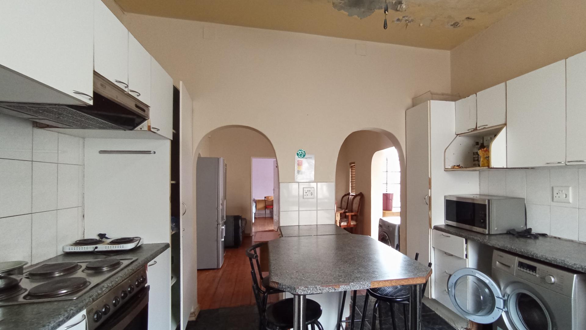 Kitchen - 22 square meters of property in Brixton