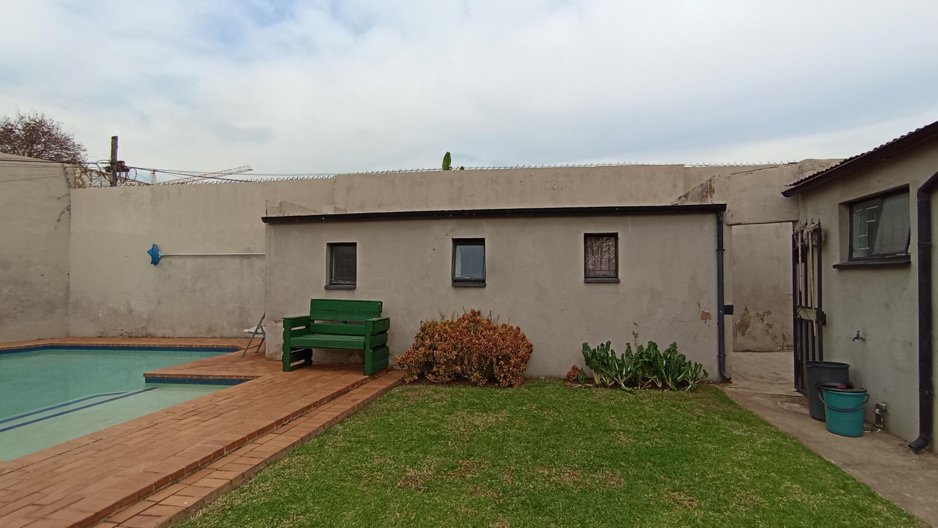 Flatlet - 18 square meters of property in Brixton