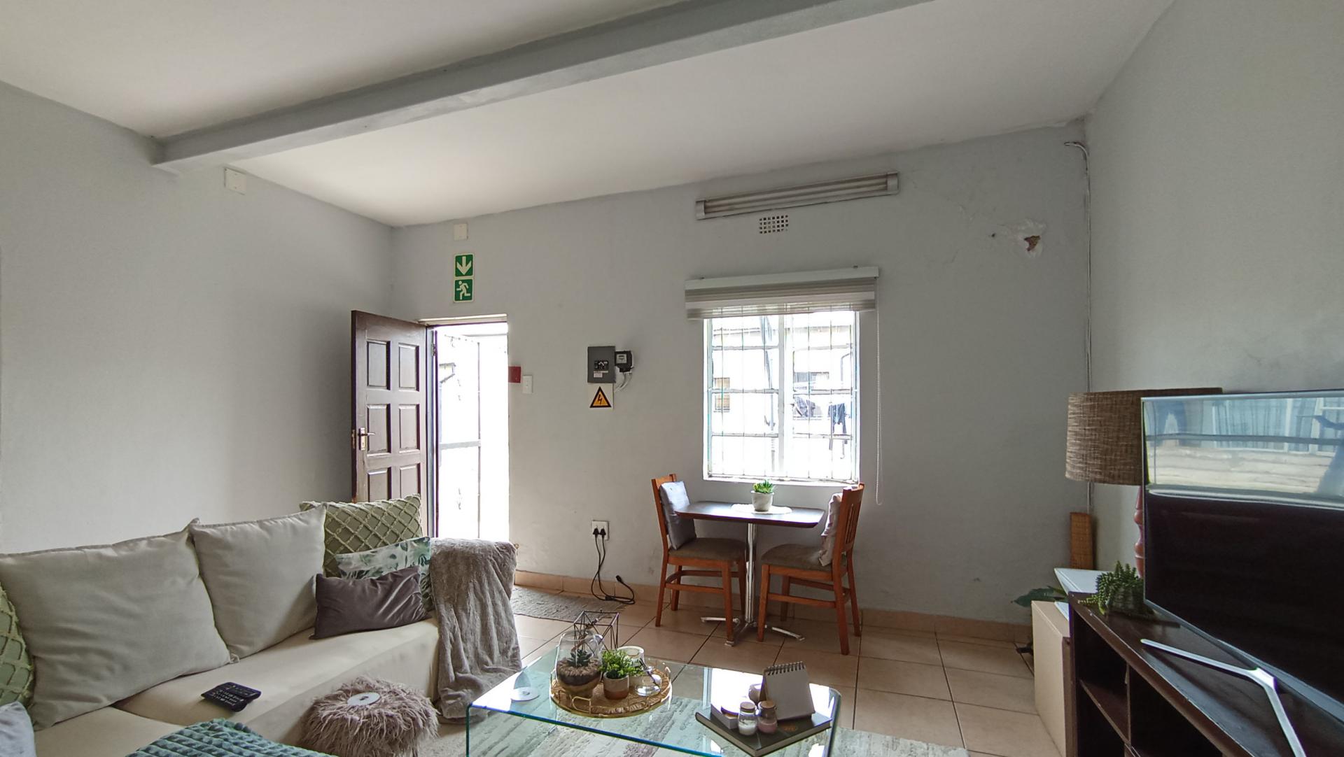 Lounges - 45 square meters of property in Brixton